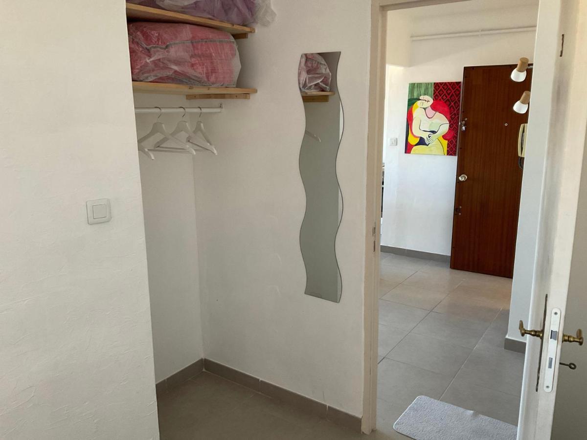 Grands Buffets Hebergement Appartement Narbonne Exterior photo